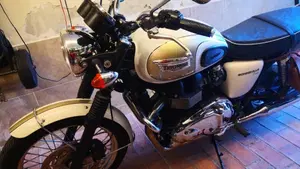 Triumph Bonneville T100 (2008 - 16)  (11)