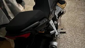 Moto Guzzi V100 Mandello S (2022 - 24)  (2)