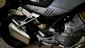 Moto Guzzi V100 Mandello S (2022 - 24)  (4)