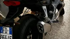 Moto Guzzi V100 Mandello S (2022 - 24)  (6)