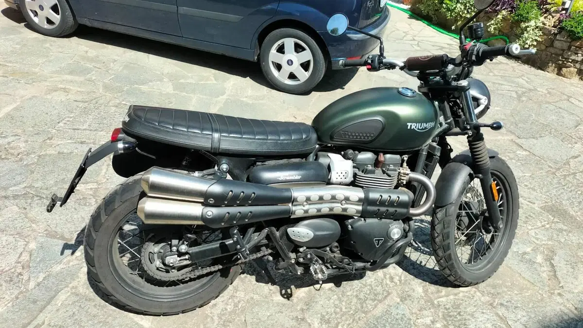 Triumph Street Scrambler 900 (2017 - 18)  (2)