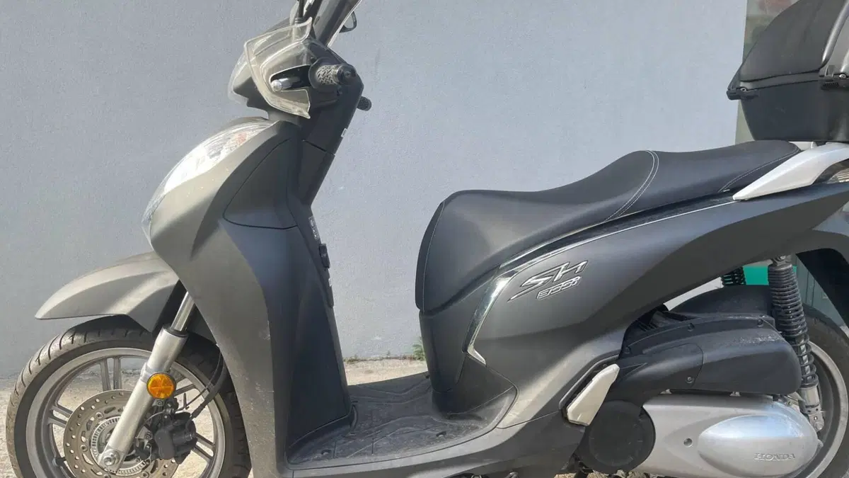 Honda SH 300 i ABS (2016 - 20)  (2)