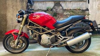 Ducati Monster 750 epoca
