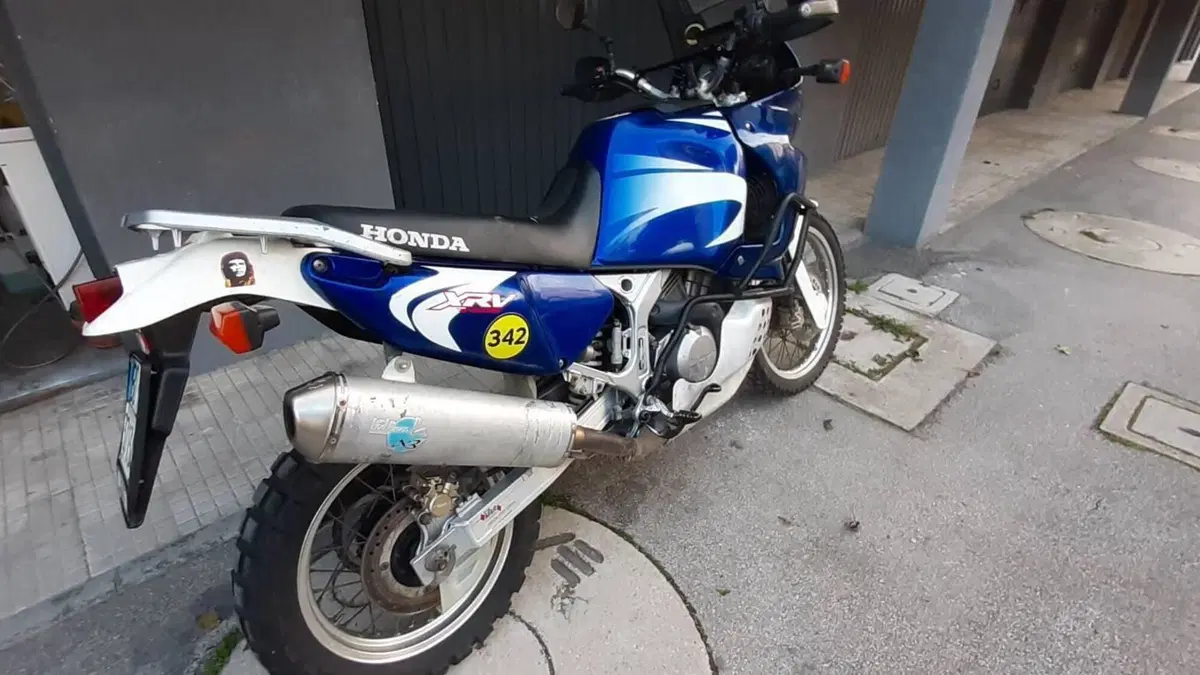Honda Africa Twin XRV 750 (1996 - 02)  (3)