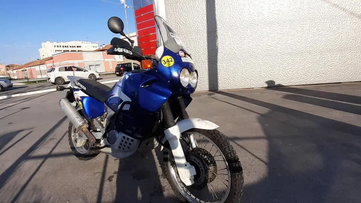 Honda Africa Twin XRV 750 (1996 - 02)  (6)