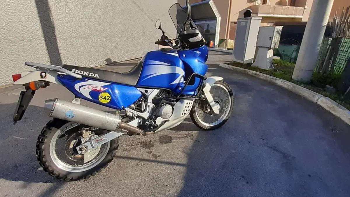 Honda Africa Twin XRV 750 (1996 - 02)  (7)