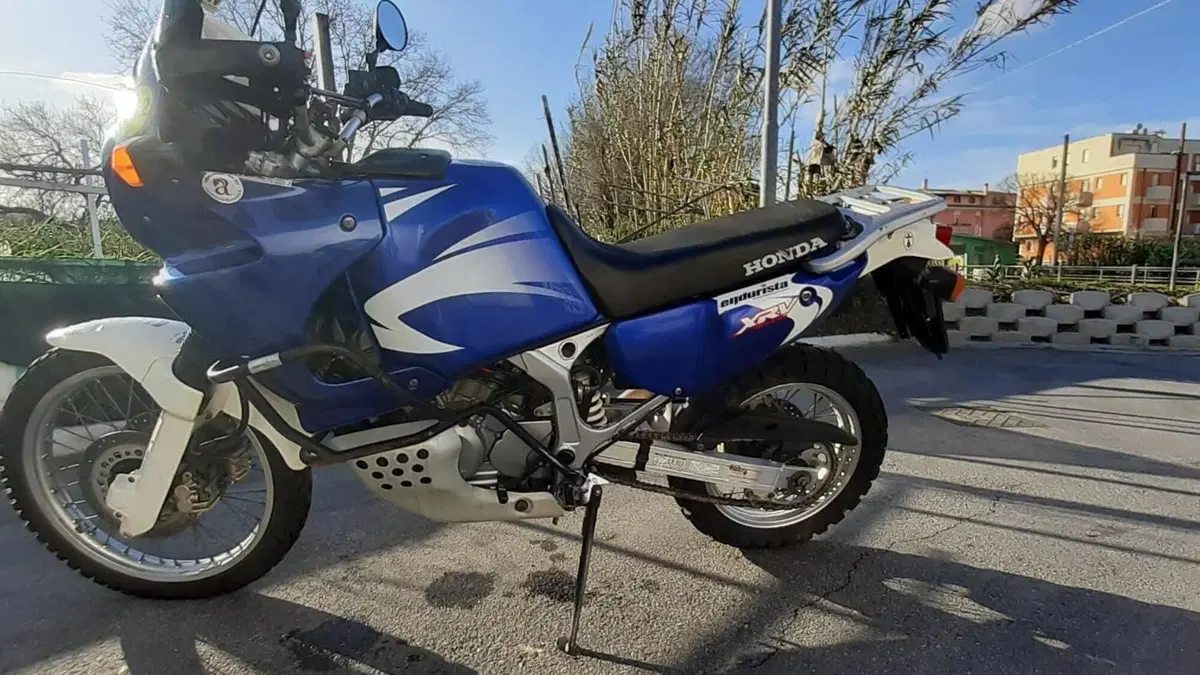 Honda Africa Twin XRV 750 (1996 - 02)  (8)