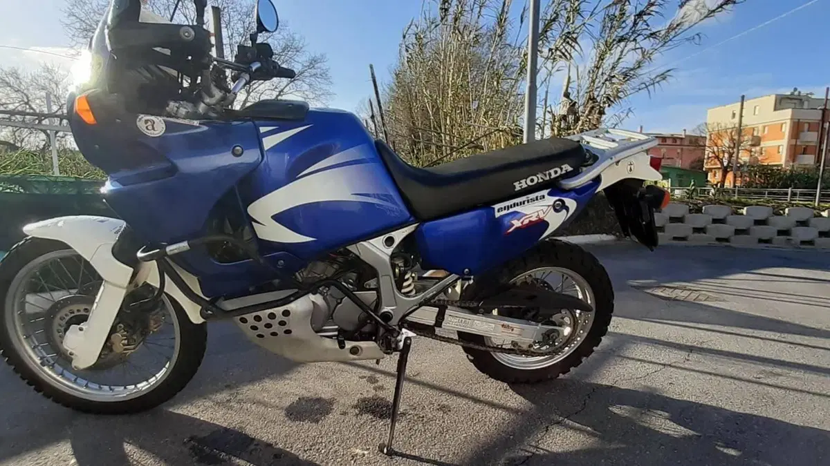 Honda Africa Twin XRV 750 (1996 - 02)  (9)