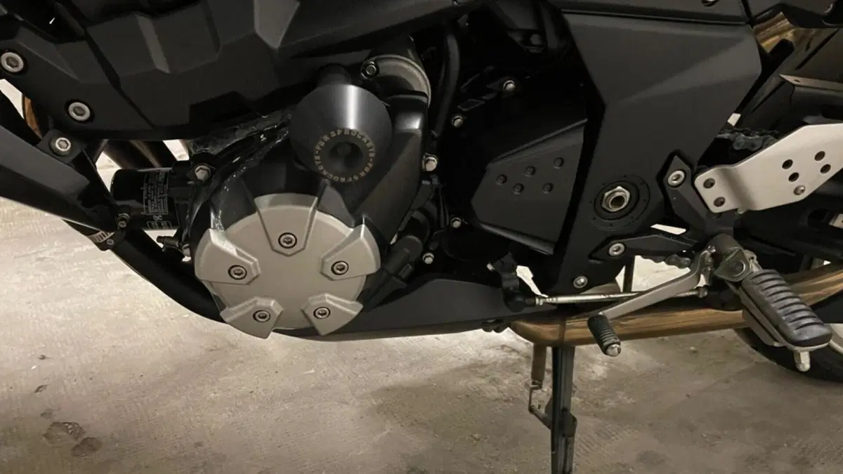 Kawasaki Z 1000 (2007 - 09)  (4)