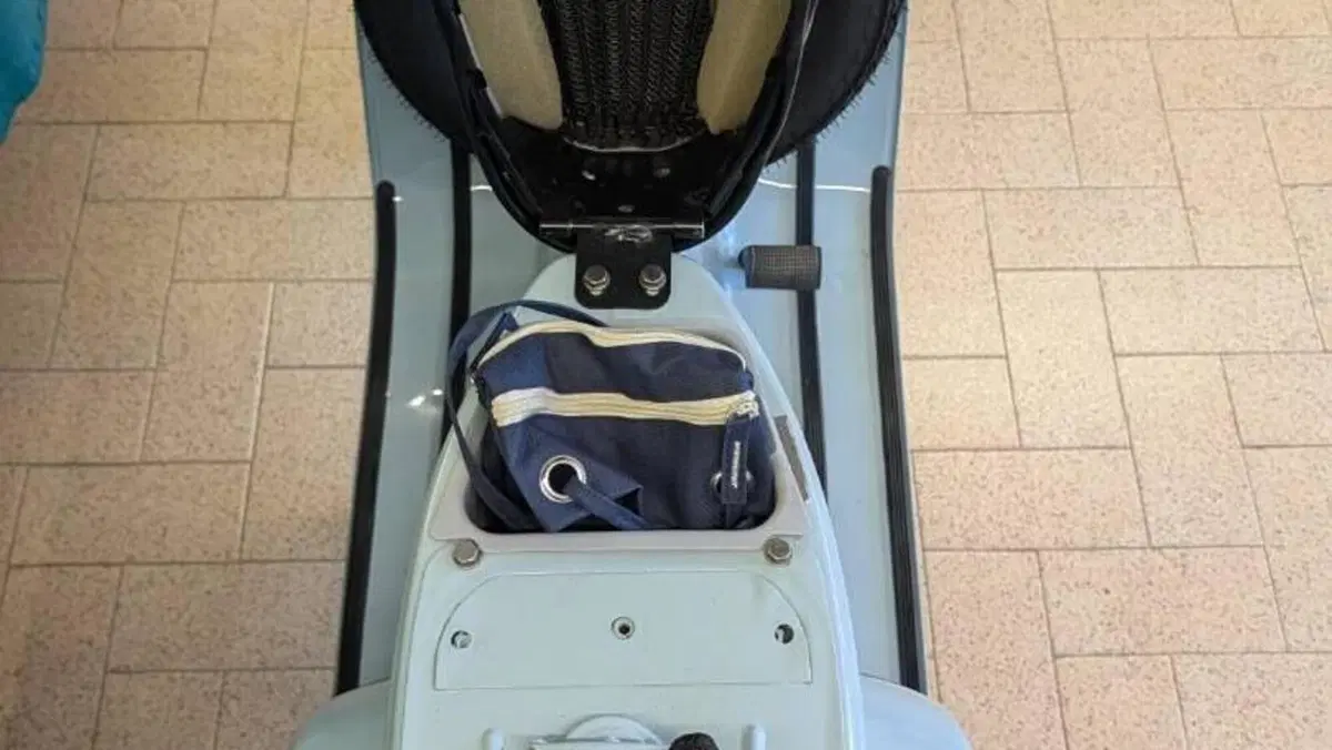 Vespa   (8)