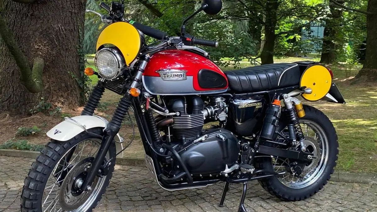 Triumph Scrambler (2006 - 17)  (2)