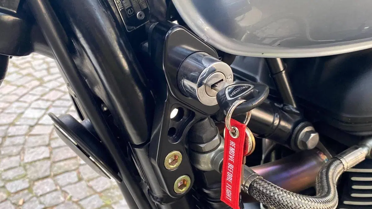 Triumph Scrambler (2006 - 17)  (9)