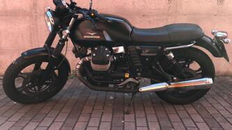 Moto Guzzi V7 Stone (2012 - 15) usata