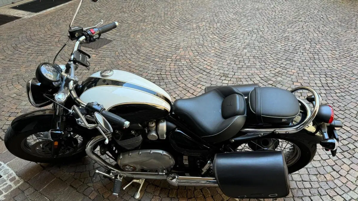 Triumph Speedmaster 865 (2010 - 17)  (3)