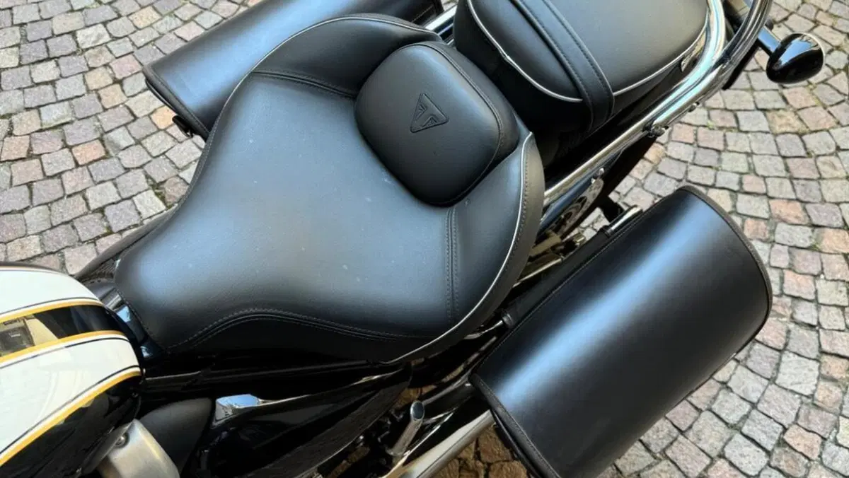 Triumph Speedmaster 865 (2010 - 17)  (5)