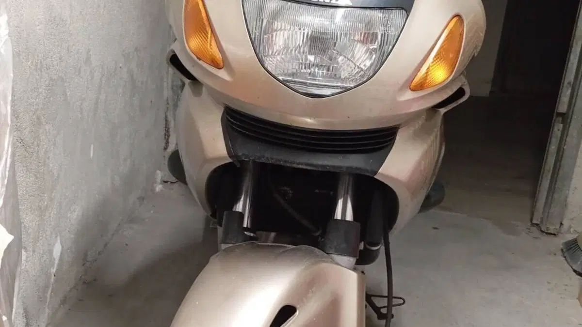 Honda Deauville 650 (1998 - 01)  (10)