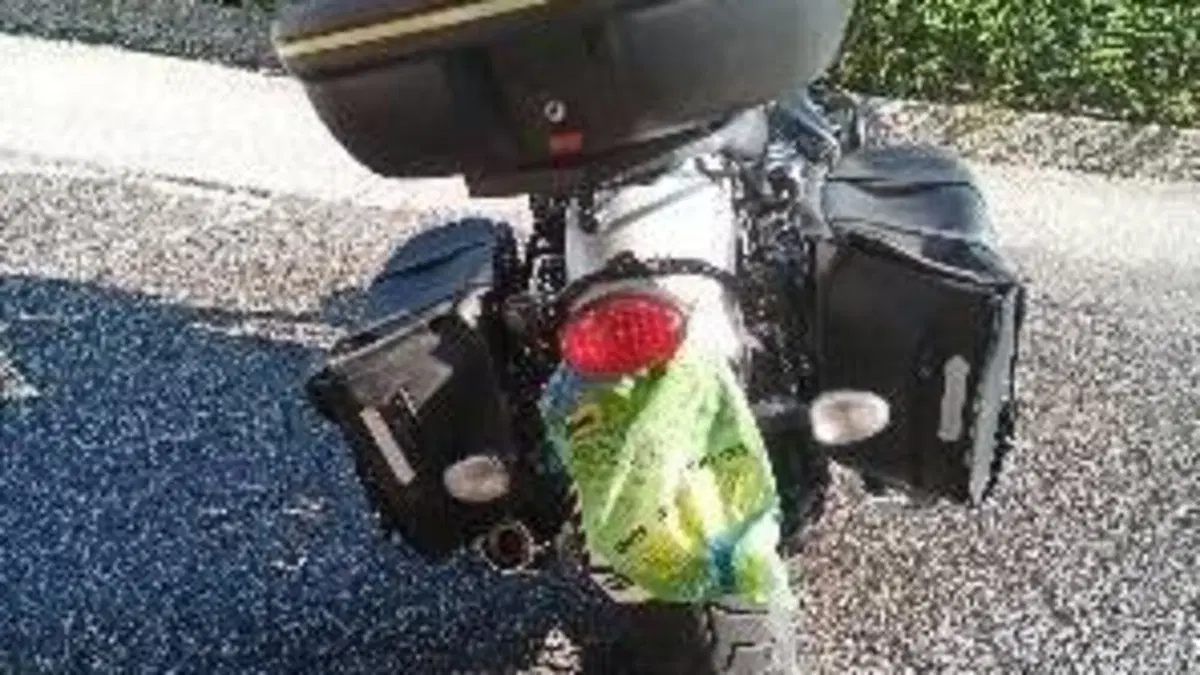 Moto Guzzi V9 Roamer (2016 - 18)  (3)