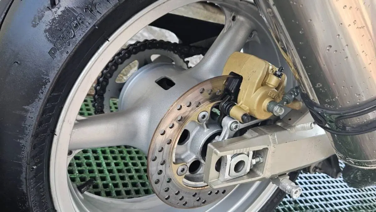 Kawasaki Ninja 900 ZX-9R (2002 - 05)  (4)