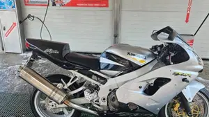 Kawasaki Ninja 900 ZX-9R (2002 - 05)  (6)