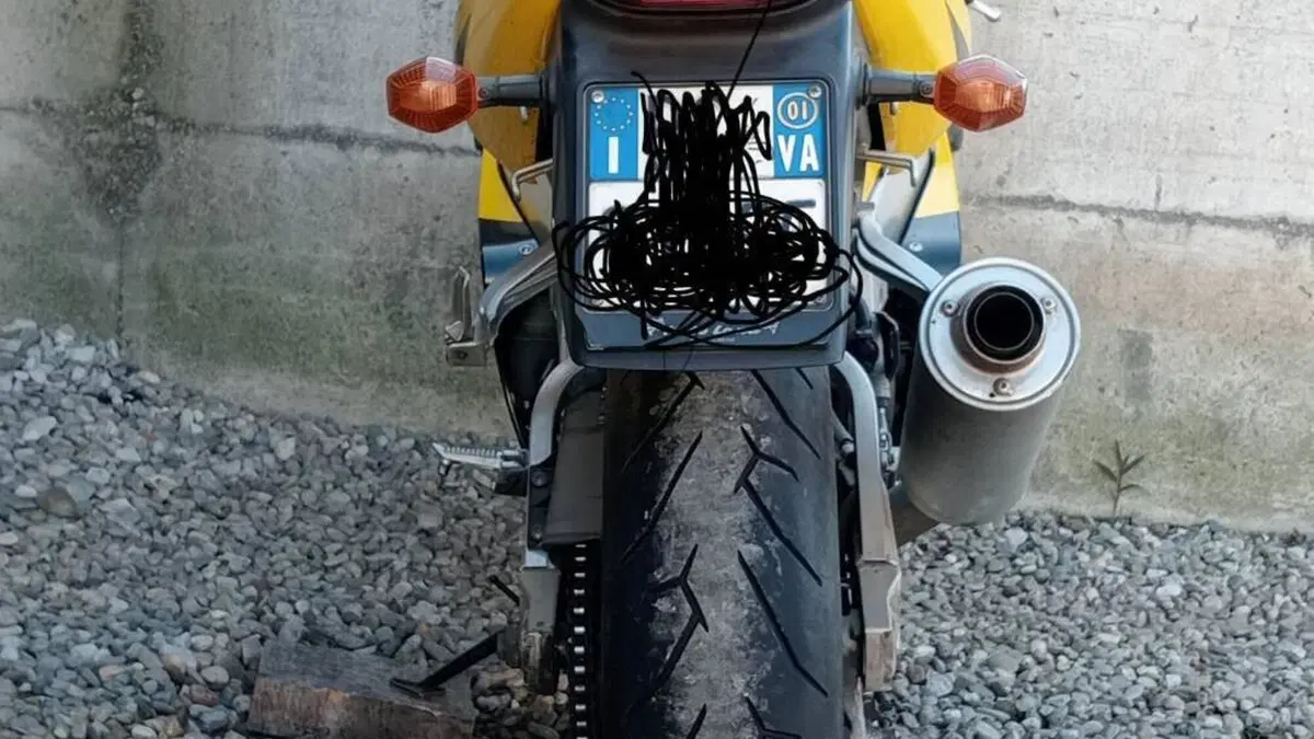 Suzuki GSX R 750 (1999 - 03)  (2)