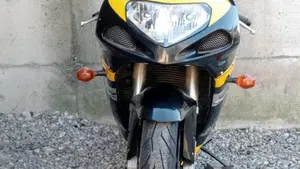 Suzuki GSX R 750 (1999 - 03)  (4)