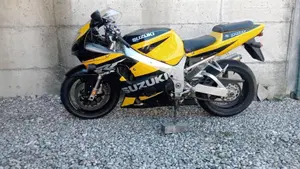 Suzuki GSX R 750 (1999 - 03)  (7)