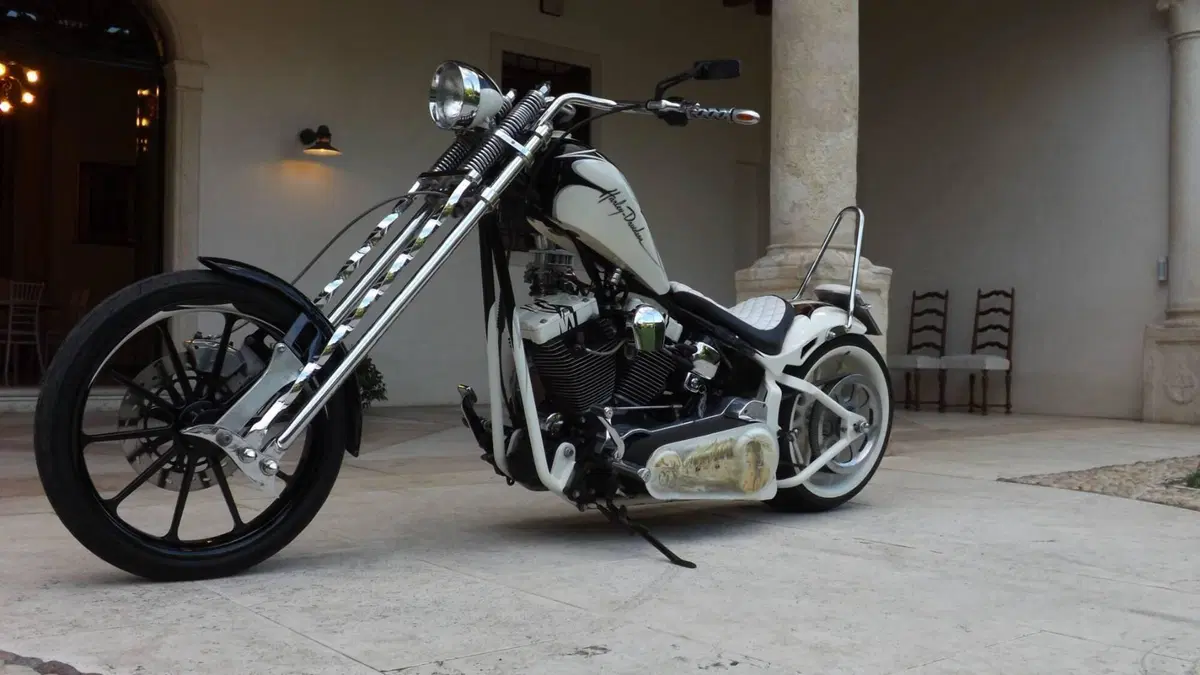 Harley-Davidson 1450 Deluxe (2005 - 06) - FLSTNI  (2)
