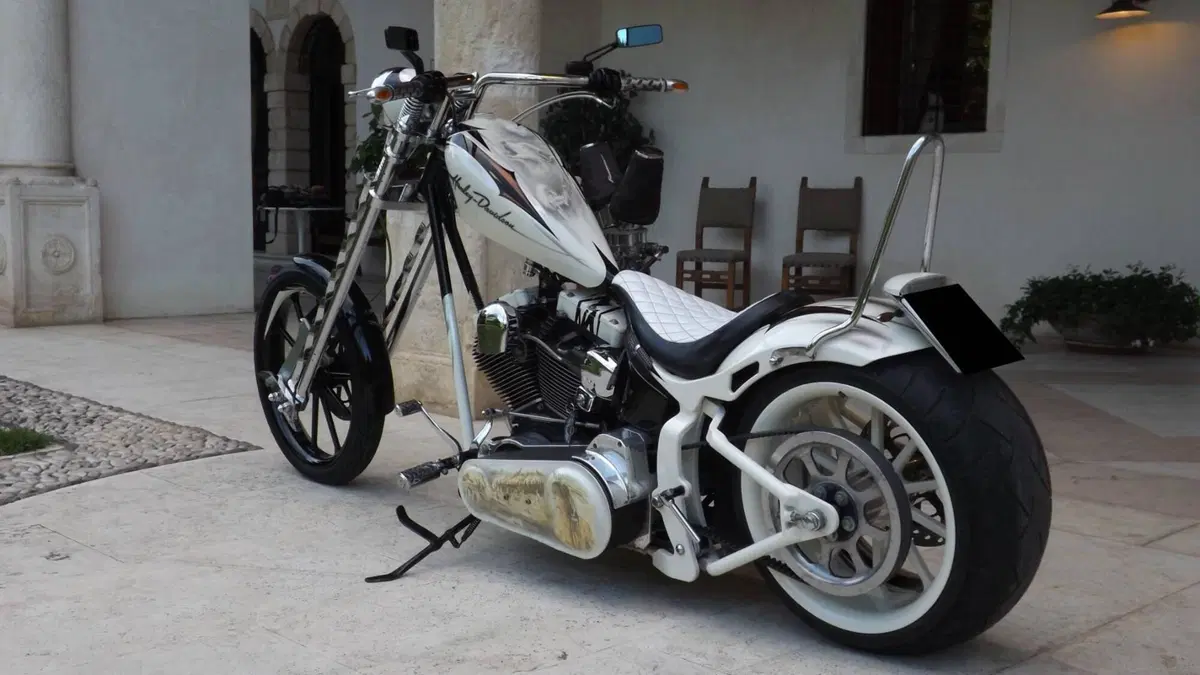 Harley-Davidson 1450 Deluxe (2005 - 06) - FLSTNI  (3)