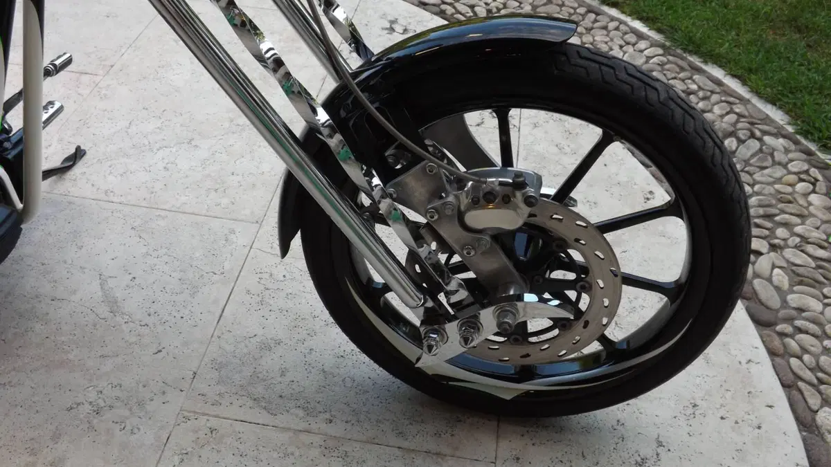 Harley-Davidson 1450 Deluxe (2005 - 06) - FLSTNI  (11)