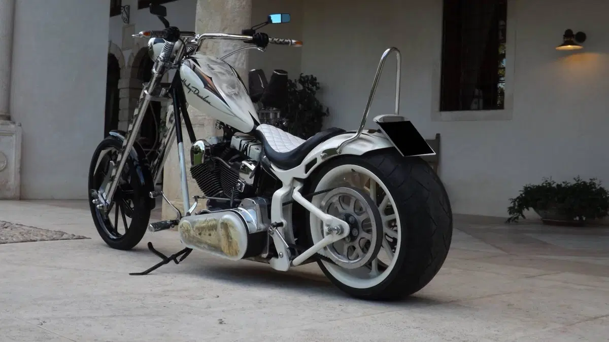 Harley-Davidson 1450 Deluxe (2005 - 06) - FLSTNI  (16)