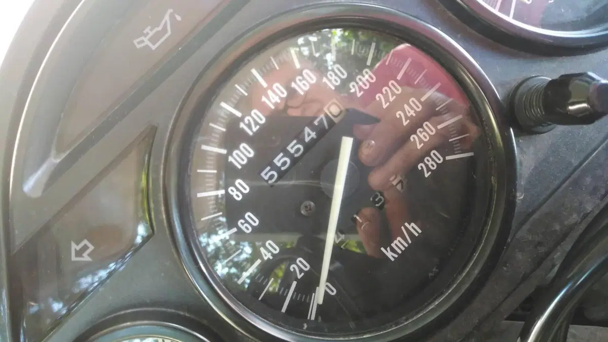 Kawasaki ZZR 600 (1990 - 00)  (7)