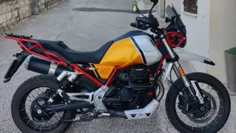 Moto Guzzi V85 TT Evocative Graphics (2021 - 23) usata