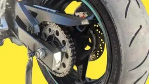 Suzuki GSR 750 (2010 - 15)  (3)