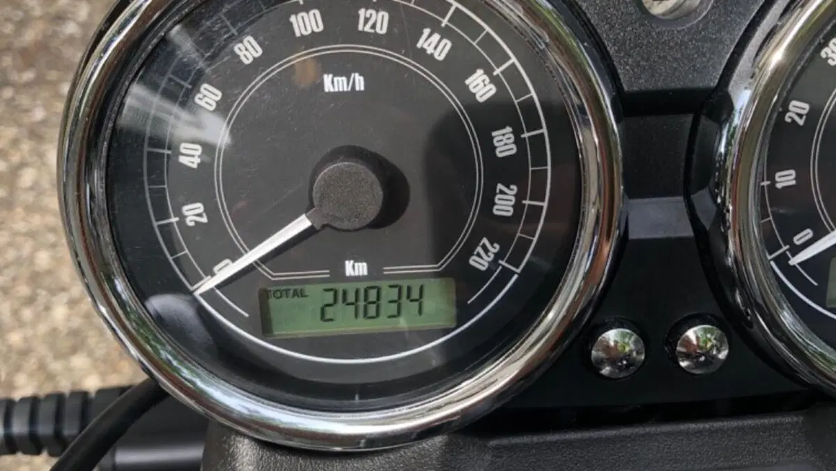 Moto Guzzi V7 Special (2012 - 14)  (6)