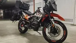 KTM 890 Adventure (2022)  (4)