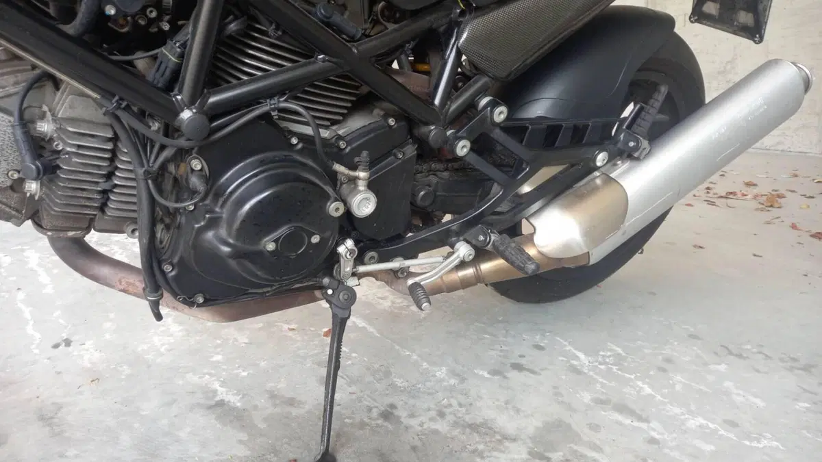 Ducati Monster 695 (2006 - 08)  (8)
