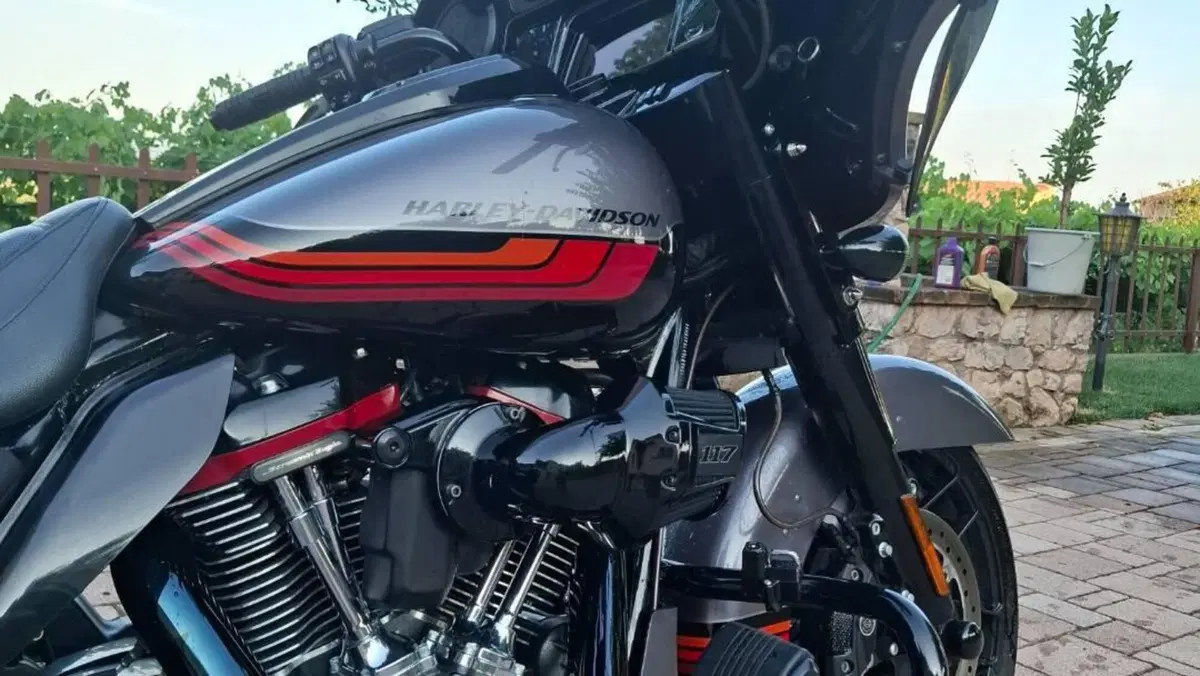 Harley-Davidson 117 Street Glide (2018 - 20) - FLHXSE  (4)