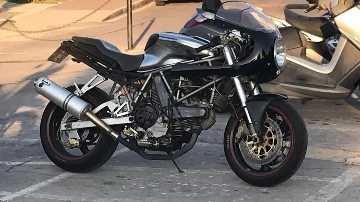 Ducati 900 Sport (2002) 