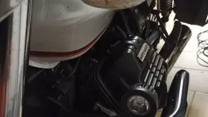 Moto Guzzi V9 Roamer (2016 - 18)  (9)