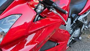 Honda VFR 800 (2002 - 05) 