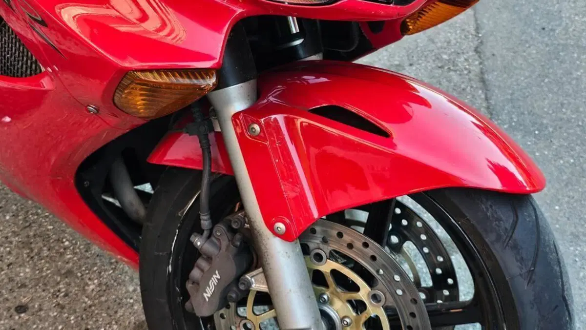 Honda VFR 800 (2002 - 05)  (2)