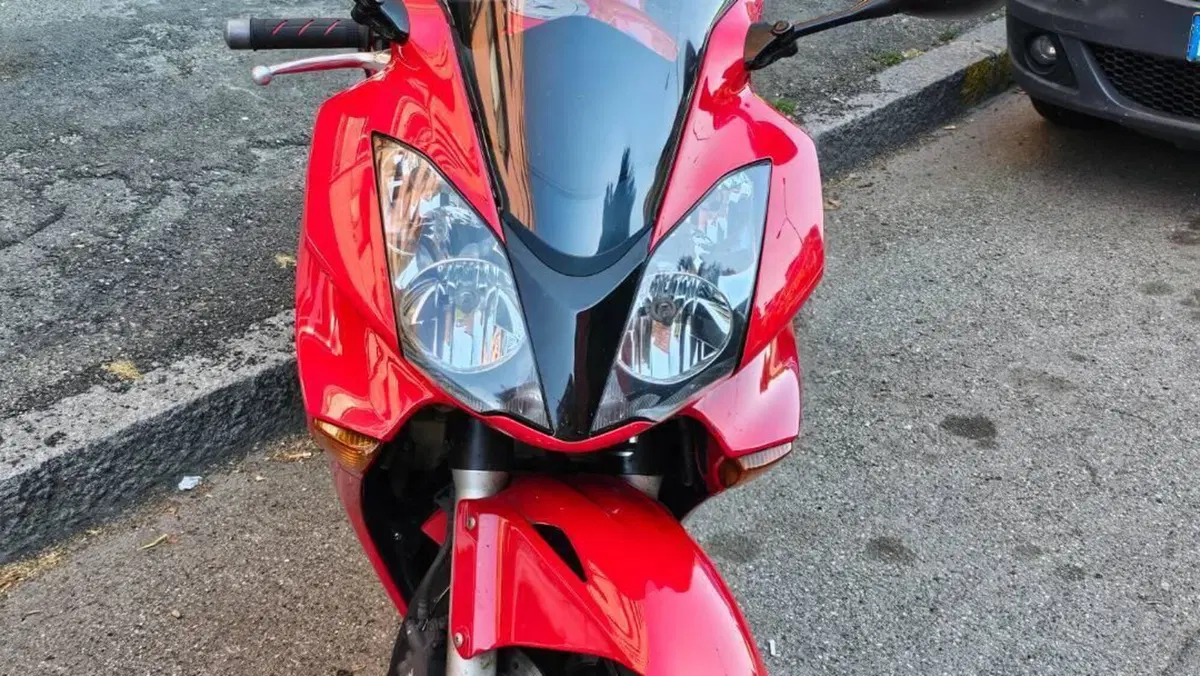 Honda VFR 800 (2002 - 05)  (4)