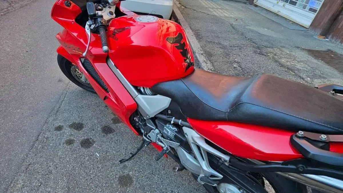 Honda VFR 800 (2002 - 05)  (6)