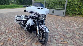 Harley-Davidson 1800 Street Glide (2016 - 17) - FLHXSE usata