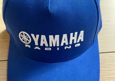 CAPELLO CON VISIERA YAMAHA RACING - Annuncio 9522096