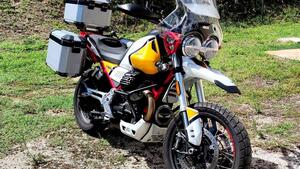 Moto Guzzi V85 TT Evocative Graphics (2019 - 20) 
