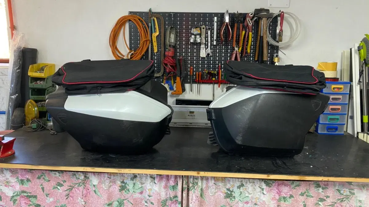 Ducati Multistrada 1200 S Touring (2010 - 12)  (2)