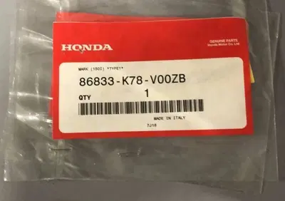 ADESIVO 150 HONDA SH 2017 CODICE 86833K78V00ZB - Annuncio 9535556