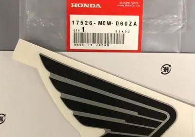 ADESIVO DESTRO PER SERBATOIO HONDA VFR 800 2004 CO - Annuncio 9535691