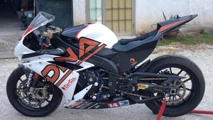 Yamaha YZF R1 (2004 - 05) 